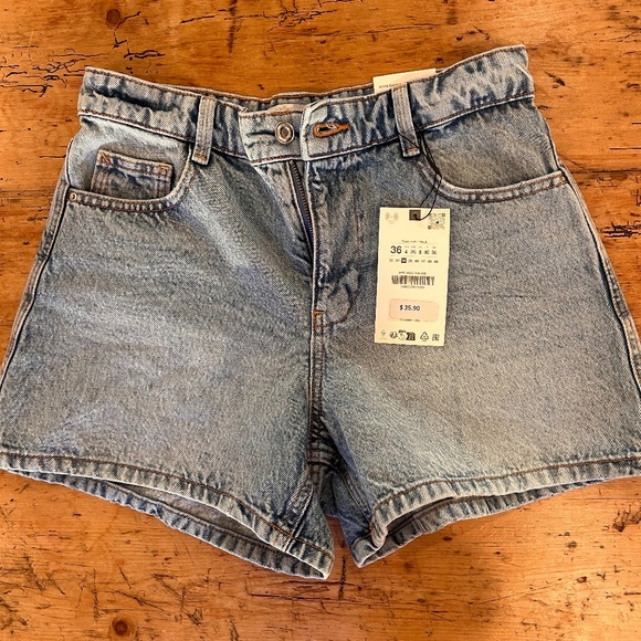 Zara Mom Shorts - Picture 1 of 3